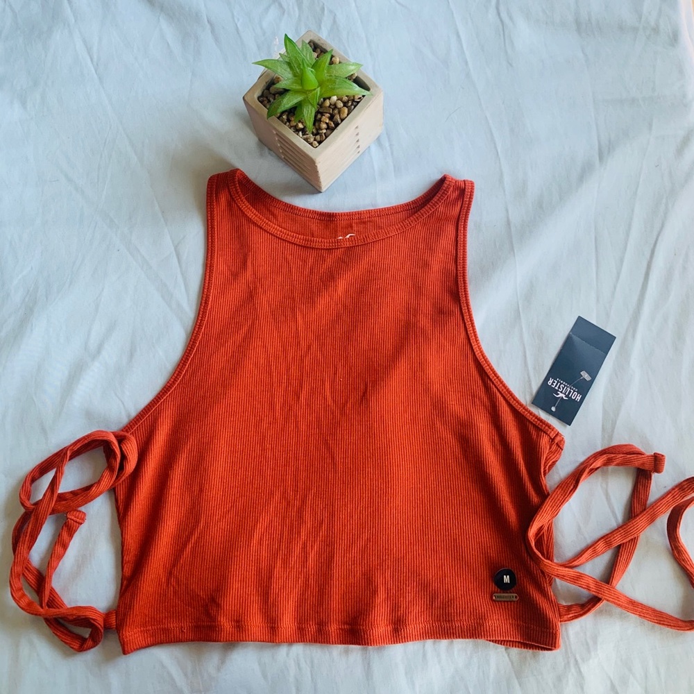 HOLLISTER Crop top women’s size medium